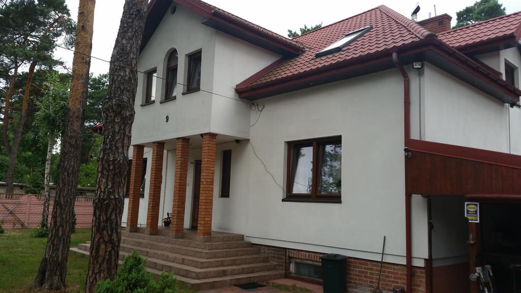 Sosnowy Dworek Apartment Józefów Exterior foto
